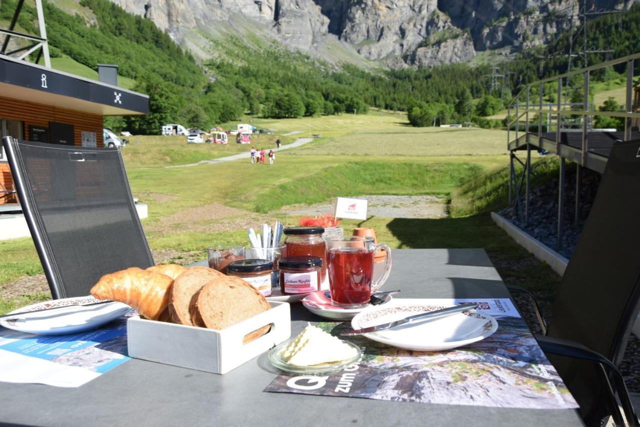 Campingplatz Mit Restaurant & Sportarena Leukerbad Exterior photo