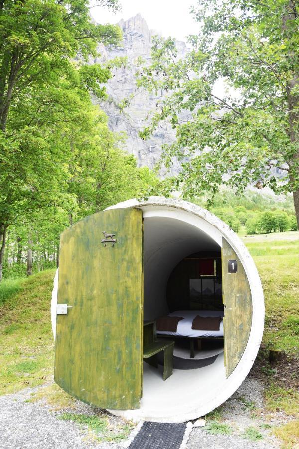 Campingplatz Mit Restaurant & Sportarena Leukerbad Exterior photo