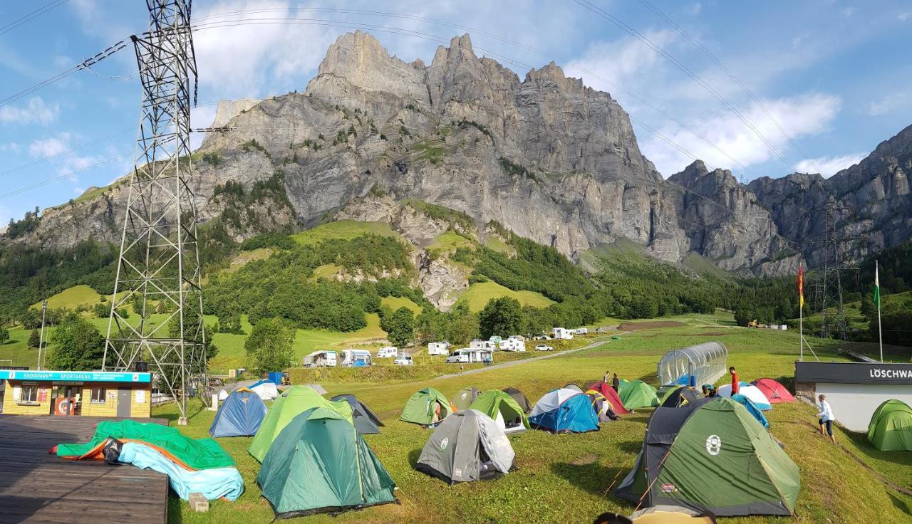 Campingplatz Mit Restaurant & Sportarena Leukerbad Exterior photo